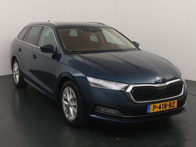 Skoda OCTAVIA Combi 1.0 e-TSI 111 pk Ambition | Camera | LED | Stoelverw. | 17" | Adapt. cruise | Keyless entry | Winterset