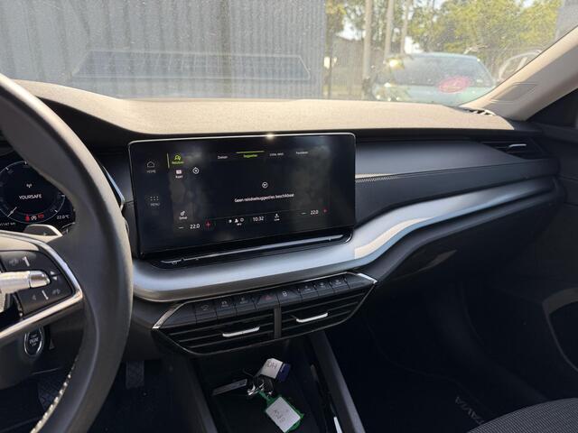 Skoda OCTAVIA Combi 1.0 e-TSI Business Edition | Trekhaak elektrisch wegklapbaar | Apple Carplay/Android Auto