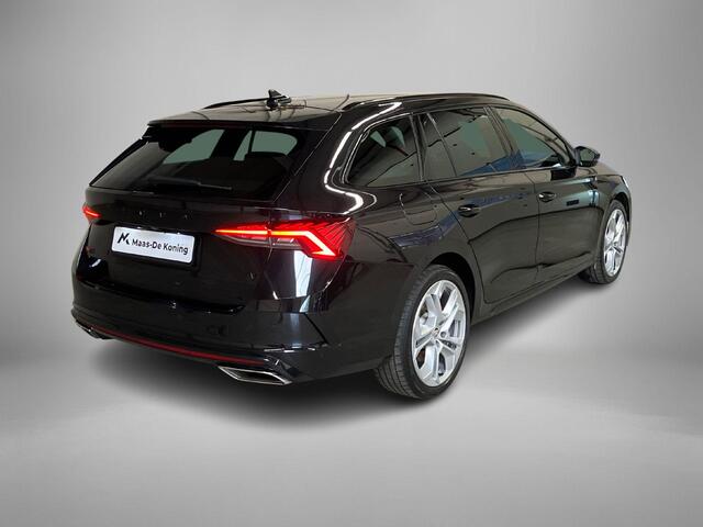 Skoda OCTAVIA Combi 1.4TSI 180kW/245PK iV PHEV RS · Navigatie · Leder/Alcantara · Apple/Android Car Play ·