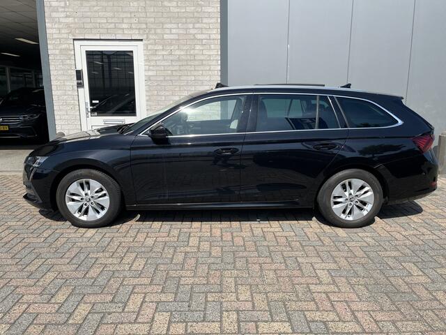 Skoda OCTAVIA Combi 1.0 e-TSI Business Edition / AUTOMAAT/ PANO/ CRUISE/ SMARTLINK/ PARKEER SENSOREN V+A/ ELEK.ACHTERKLEP/ KEYLESS/ DIGITAL DASH/ DAB/ NAVI/ CLIMA/ 16'' LMV