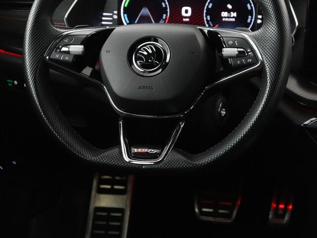 Skoda OCTAVIA 1.4 TSI RS iV PHEV Business | Stoelverwarming | Matrix LED | Carplay | Sportstoelen | Keyless | Virtual Cockpit | Parkeerhulp | Sfeerverlichting | Side Assist | Cruise control | Plug In