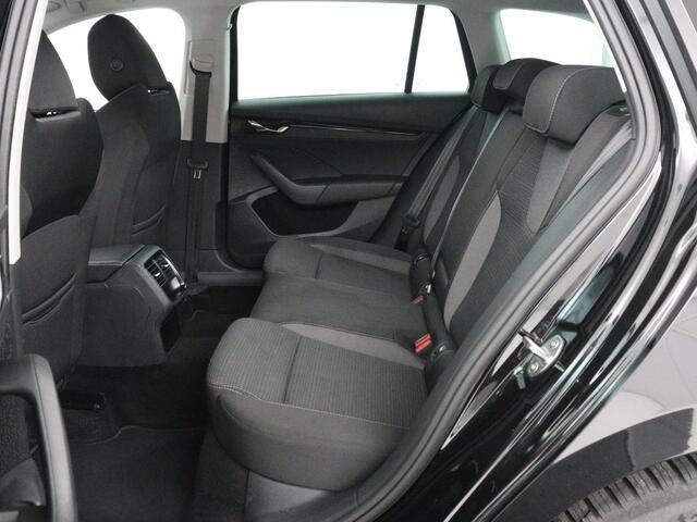 Skoda OCTAVIA 1.0 e-TSI Business Edition | Trekhaak | Adaptive cruise | Carplay | Navigatie | Keyless | Full LED | Parkeerhulp | Virtual Cockpit | Climate control