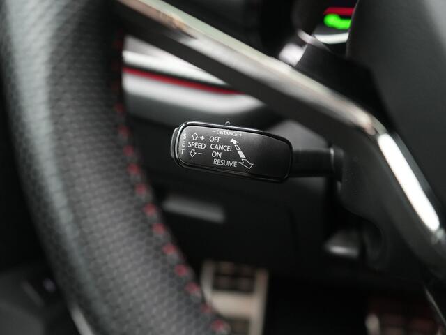 Skoda OCTAVIA Combi 1.4 TSI iV RS PHEV 245pk Dealer O.H. | Panodak | Adaptive Cruise | Camera | Sportstoelen Verwarmd | Sfeerverlichting | Apple Carplay | Crystal LED | Keyless | Navigatie | DAB | Virtual Cockpit | 19"L.M | Plug In Hybrid |