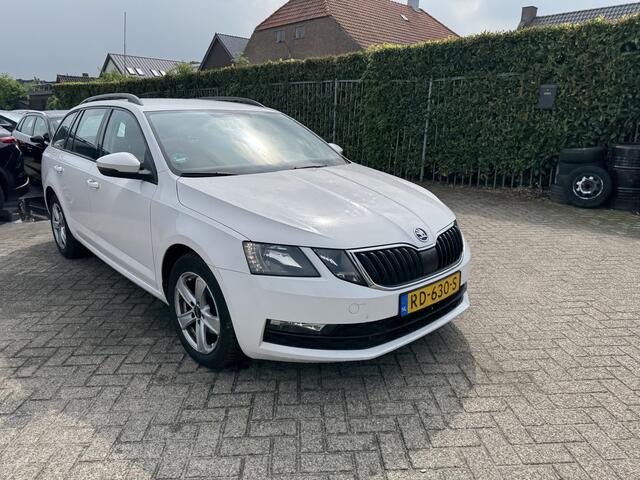 Skoda OCTAVIA Combi 1.6 TDI Greentech Ambition Business DSG Automaat | Clima | Navi | B