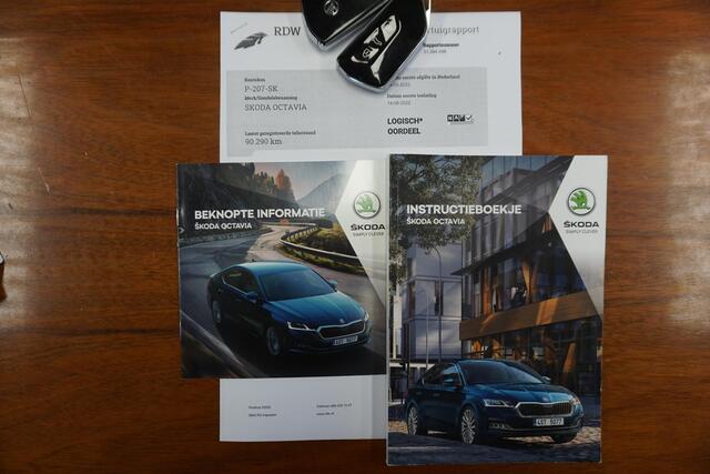Skoda OCTAVIA Combi 1.0 e-TSI Business Edition Plus/Trekhaak/Camera/ Travel Pakket.