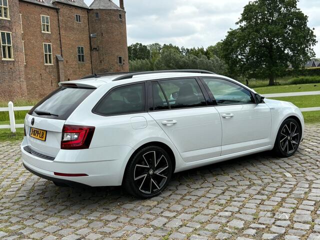 Skoda OCTAVIA Combi 1.5 TSI SportLine Carplay NAVI Sfeerverlichting