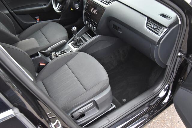 Skoda OCTAVIA 1.0 TSI Greentech Business Edition ,TREKHAAK , CLIMATR , CR CONTR , NAVI , LED KOPL , LMV18 ,