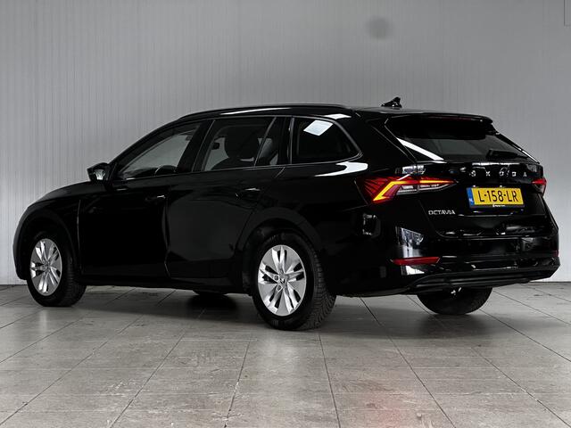 Skoda OCTAVIA Combi 1.0 TSI Business Edition/ Virtual Dashb./ Keyless-GO/ Apple + Android/ LED Koplampen/ DAB+/ PDC/ Elek. Kofferklep/ Lane-Assist./ Cruise/ Bluetooth/ Multi. LEDER. Stuur/ Mistl./ Dakrails.