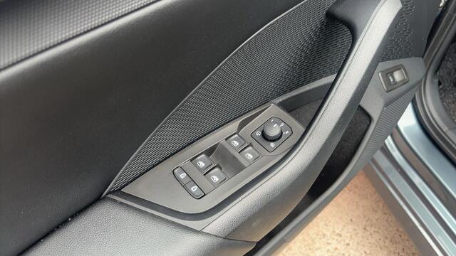 Skoda OCTAVIA Combi 1.0 e-TSI Business Edition AUTOMAAT / STUURVERW / FULL LED / CARPLAY / CLIMA / PDC / BLUETOOTH / ACC / NL-AUTO