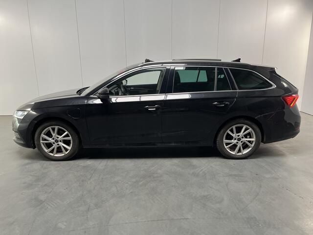 Skoda OCTAVIA Combi 1.4 TSI iV PHEV Style / AUTOMAAT/ PANO/ LEER/ DCC/ CAMERA/ STUUR+STOELVERWARM & KOEL./ MEMORY SEAT/ MASSAGE/ DODEHOEK/ ACC/ SMARTLINK/ HEAD-UP/ ELEK.ACHTERKLEP/ DAB/ NAVI/ CLIMA/ LED/ 18'' LMV