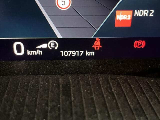 Skoda OCTAVIA Combi 1.4 TSI iV PHEV Style / AUTOMAAT/ PANO/ LEER/ DCC/ CAMERA/ STUUR+STOELVERWARM & KOEL./ MEMORY SEAT/ MASSAGE/ DODEHOEK/ ACC/ SMARTLINK/ HEAD-UP/ ELEK.ACHTERKLEP/ DAB/ NAVI/ CLIMA/ LED/ 18'' LMV