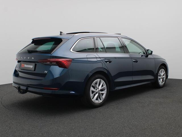 Skoda OCTAVIA Combi 1.4 TSI iV PHEV Business Edition Plus 204PK DSG SOH 97,07%, Panoramadak, Trekhaak, Head-Up Display, Memorystoel, Achteruitrijcamera, Elektr. Achterklep, 17" LM Velgen