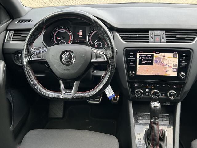 Skoda OCTAVIA Combi 2.0 TSI RS 245 Business | Navigatie | Parkeersensoren Achter | Climate control | Trekhaak |