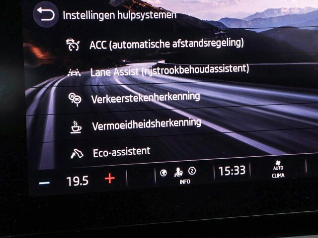 Skoda OCTAVIA combi 1.5 150 pk TSI e-TEC Business Edition · Apple/Android Car Play · Navigatie · P-Sensoren · Elek. Achterklep · 16'' Inch · Garantie t/m 11-01-2028 of 100.000km