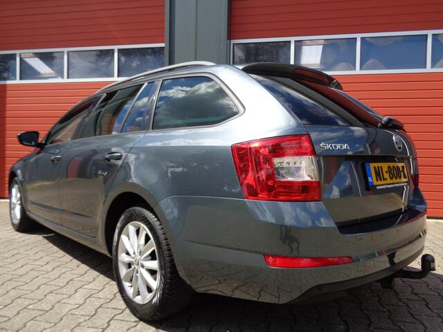 Skoda OCTAVIA Combi 1.0 TSI Greentech Ambition Business 116PK Clima Navi Cruise LMV 6-BAK Trekhaak 2E-Eigenaar NL-Auto