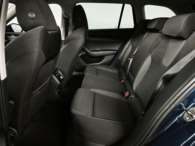 Skoda OCTAVIA Combi 1.5 e-TSI Business Edition | Stoelverwarming | Trekhaak | Navigatie | Parkeersensoren V+A |