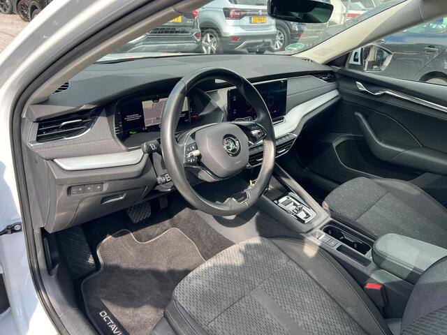 Skoda OCTAVIA Combi 1.4 TSI iV PHEV Sportline Business pano, virtual cockpit, memory, elek achterklep
