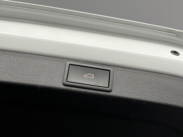 Skoda OCTAVIA Combi 1.4 TSI iV PHEV Style | Stoelverwarming | Elektrisch bedienbare stoelen
