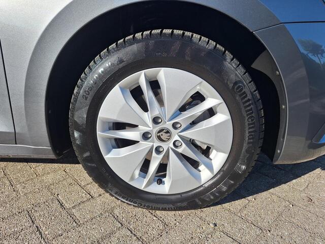 Skoda OCTAVIA Combi 1.0 TSI e-TEC Ambition Sunset DSG Automaat LED verlichting / Parkeersensoren / Navigatie