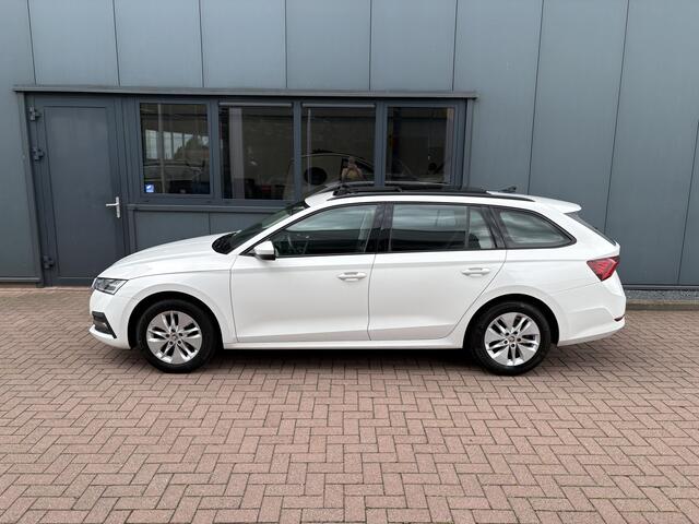 Skoda OCTAVIA Combi 1.0 TSi Business Edition PANORAMDAK/CAMERA/ADAPT.CRUISE/PDC/WINTERPACK