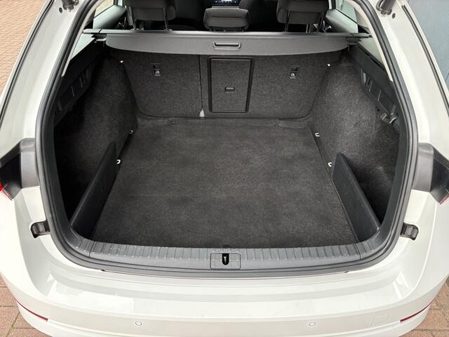 Skoda OCTAVIA Combi 1.0 TSi Business Edition PANORAMDAK/CAMERA/ADAPT.CRUISE/PDC/WINTERPACK