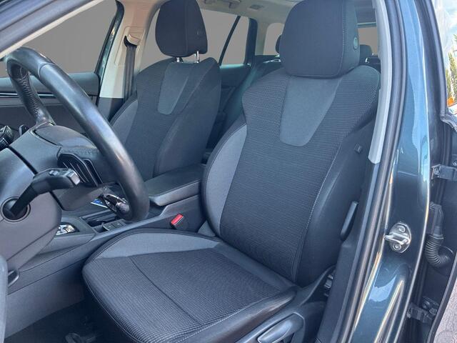 Skoda OCTAVIA Combi 1.4 TSI iV 204pk DSG PHEV Business Edition · Panoramadak · Camera · Trekhaak · Verwarmbare Voorruit · Apple/Android Car Play · Draadloze Telefoonlader ·