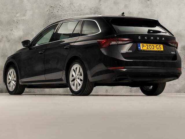 Skoda OCTAVIA Combi 1.0 e-TSI Sport Automaat (VIRTUAL COCKPIT, APPLE CARPLAY, GROOT NAVI, STOELVERWARMING, SPORTSTOELEN, GETINT GLAS, ADAPTIVE CRUISE, CAMERA, SFEERVERLICHTING, NIEUWSTAAT)