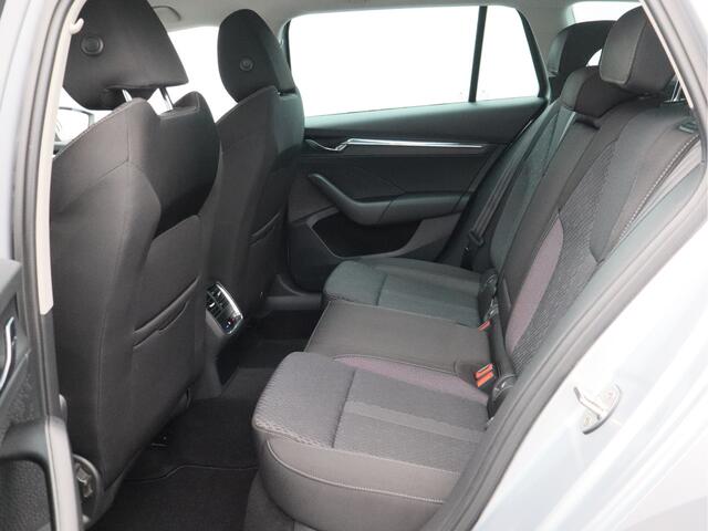 Skoda OCTAVIA Combi 1.5 e-TSI Business Edition Plus/ afneembare trekhaak!