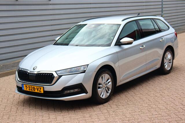 Skoda OCTAVIA Combi 1.0 TSI Business Edition O.a: Haak, Clima, Cruise, Navi, PDC, Carplay, Etc. All-in prijs!