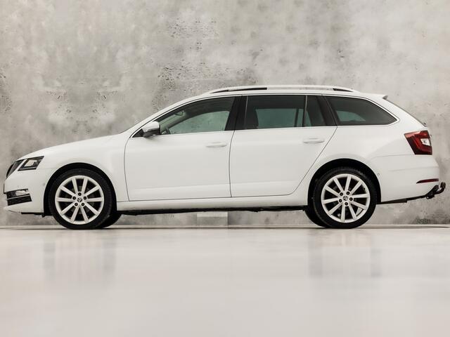 Skoda OCTAVIA Combi 1.4 TSI Greentech Sport 150Pk Automaat (PANORAMADAK, APPLE CARPLAY, GROOT NAVI, CAMERA, LEDER/ALCANTARA, SPORTSTOELEN, STOELVERWARMING, GETINT GLAS, NIEUWSTAAT)