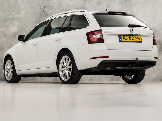 Skoda OCTAVIA Combi 1.4 TSI Greentech Sport 150Pk Automaat (PANORAMADAK, APPLE CARPLAY, GROOT NAVI, CAMERA, LEDER/ALCANTARA, SPORTSTOELEN, STOELVERWARMING, GETINT GLAS, NIEUWSTAAT)