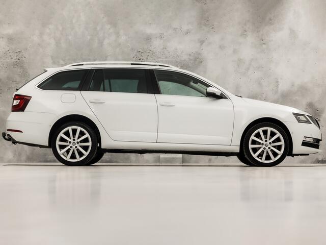 Skoda OCTAVIA Combi 1.4 TSI Greentech Sport 150Pk Automaat (PANORAMADAK, APPLE CARPLAY, GROOT NAVI, CAMERA, LEDER/ALCANTARA, SPORTSTOELEN, STOELVERWARMING, GETINT GLAS, NIEUWSTAAT)