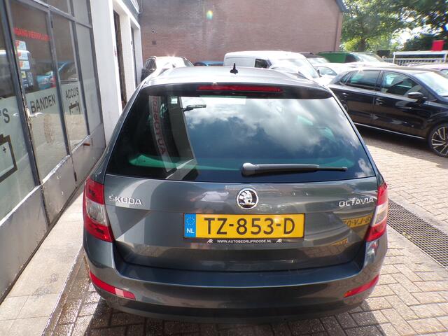 Skoda OCTAVIA Combi 1.0 TSI Greentech Ambition Business GOED ONDERHOUDEN AUTOMAAT AIRCO