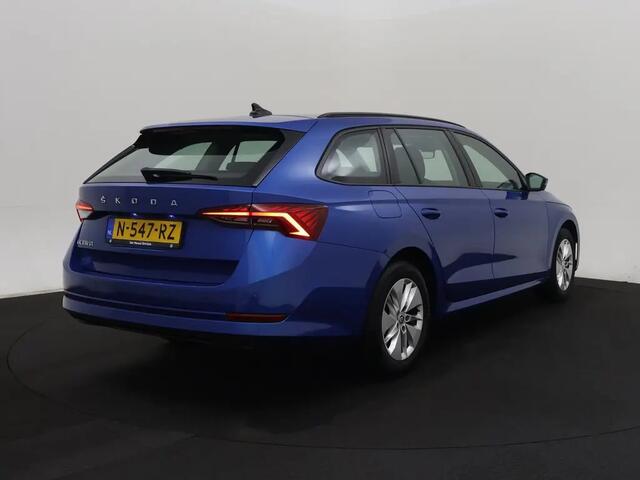 Skoda OCTAVIA Combi 1.0 TSI Business Edition Gratis Afleverpakket! | Camera | Adaptieve Cruise |