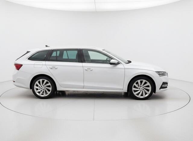 Skoda OCTAVIA 1.5 TSI FIRST EDIT. CARPLAY, STOELVW, TREKHAAK.