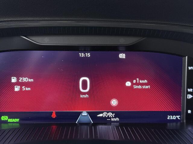 Skoda OCTAVIA Combi 1.4 TSI iV PHEV Sportline Business | 204 PK | SoH 100% | Adaptive Cruise Control | Achteruitrijcamera | Head-up display | Keyless Entry | Stoelverwarming |