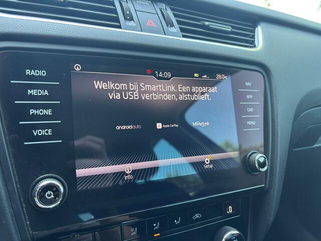 Skoda OCTAVIA Combi 1.0 TSI Greentech Ambition Business | Automaat | Apple Carplay | Achterruitrijcamera | Navi