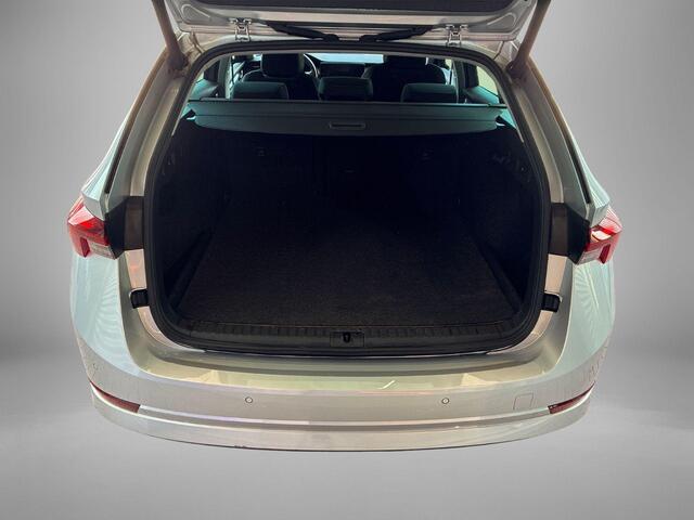 Skoda OCTAVIA Combi 1.4 TSI iV PHEV 204pk DSG Business Edition · Stuur- & Stoelverwarming · Apple/Android Car Play · Cruise Control · Elek. Achterklep · Draadloze Telefoonlader ·
