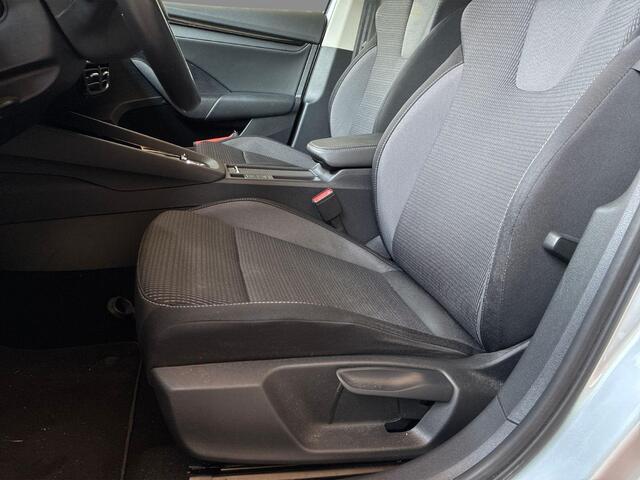 Skoda OCTAVIA Combi 1.4 TSI iV PHEV 204pk DSG Business Edition · Stuur- & Stoelverwarming · Apple/Android Car Play · Cruise Control · Elek. Achterklep · Draadloze Telefoonlader ·