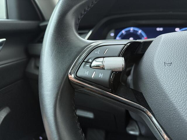 Skoda OCTAVIA Combi 1.5 e-TSI Business Edition | 150 PK | Trekhaak | Keyless Entry | Navigatiesysteem | Cruise Control | Parkeersensoren |
