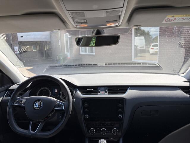 Skoda OCTAVIA Combi 1.0 TSI Greentech Business Edition TREKHAAK STOELVERWARMING PDC
