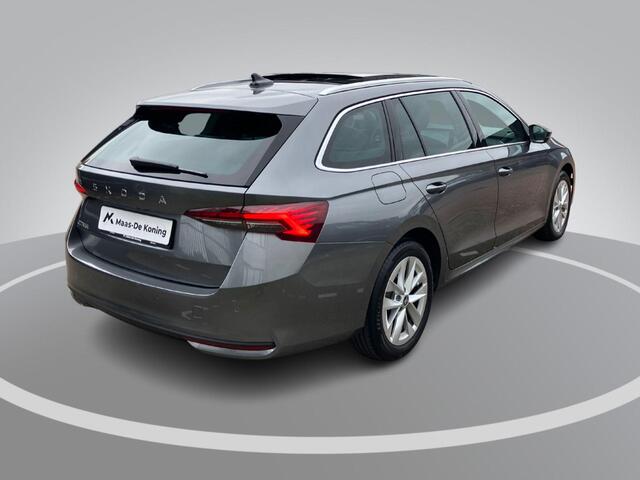 Skoda OCTAVIA Combi 1.5TSI/150PK MHEV FL Design DSG · Panoramadak · Camera + Parkeersensoren · Apple/Android Car Play · Stoelverwarming · Garantie t/m 21-05-2029 of 60000km.