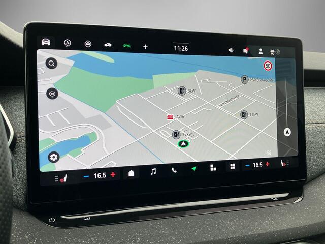 Skoda OCTAVIA Combi 1.5TSI/150PK MHEV FL Design DSG · Panoramadak · Camera + Parkeersensoren · Apple/Android Car Play · Stoelverwarming · Garantie t/m 21-05-2029 of 60000km.