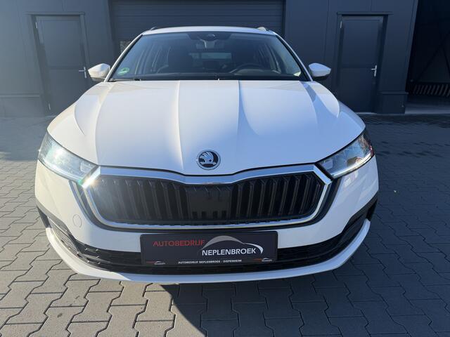 Skoda OCTAVIA Combi 1.4 TSI iV PHEV Sportline Bj 2022,Navi,18inch,Cruise,Pdc 204pk
