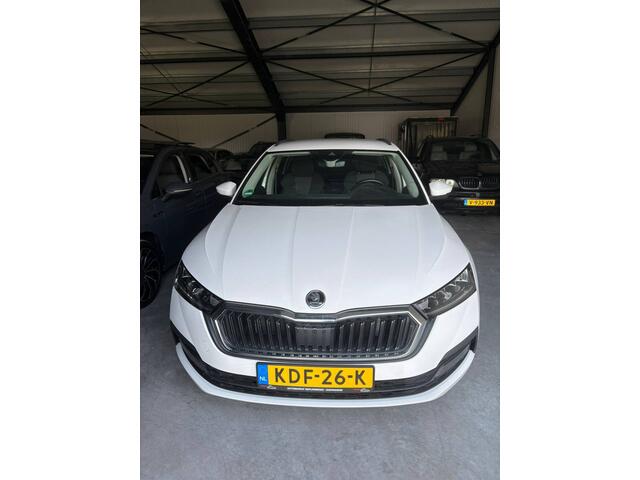 Skoda OCTAVIA Combi 1.4 TSI iV PHEV Sportline Bj 2022,Navi,18inch,Cruise,Pdc 204pk