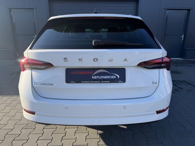 Skoda OCTAVIA Combi 1.4 TSI iV PHEV Sportline Bj 2022,Navi,18inch,Cruise,Pdc 204pk