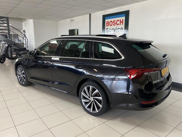 Skoda OCTAVIA Combi 1.4 TSI iV PHEV Business Edition Plus Panoramadak / Elec stoelen met geheugen / Sfeerverlichting / Carplay