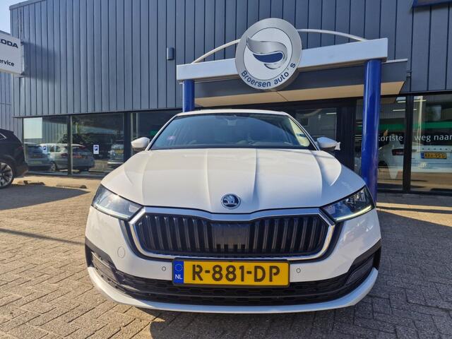 Skoda OCTAVIA 1.5 TSI First Edition | 150PK | 1e eigenaar | Apple / Android | Camera |