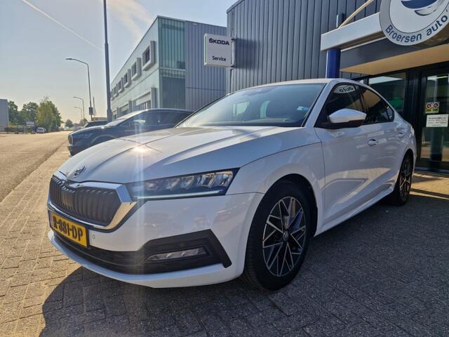 Skoda OCTAVIA 1.5 TSI First Edition | 150PK | 1e eigenaar | Apple / Android | Camera |