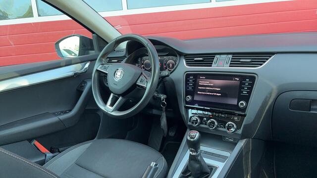 Skoda OCTAVIA 1.0 TSI Greentech Ambition Business VIRTUAL / TREKHAAK / NAVI / CARPLAY / CLIMA / PDC / BLUETOOTH / CRUISE / NL-AUTO